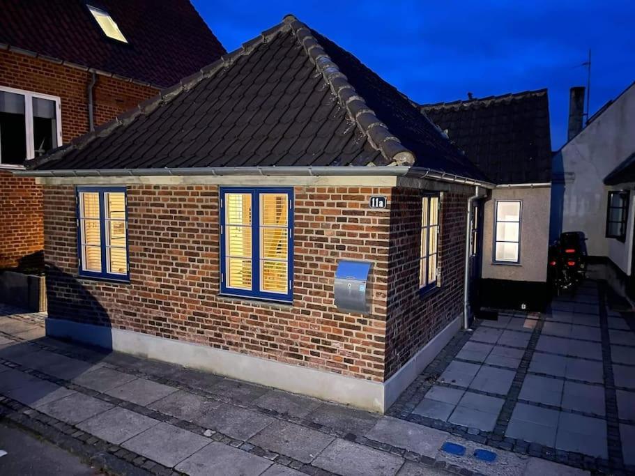 Hyggeligt Lille Byhus Lige Mellem Havnen Og Bytorv Ringkobing Exterior photo
